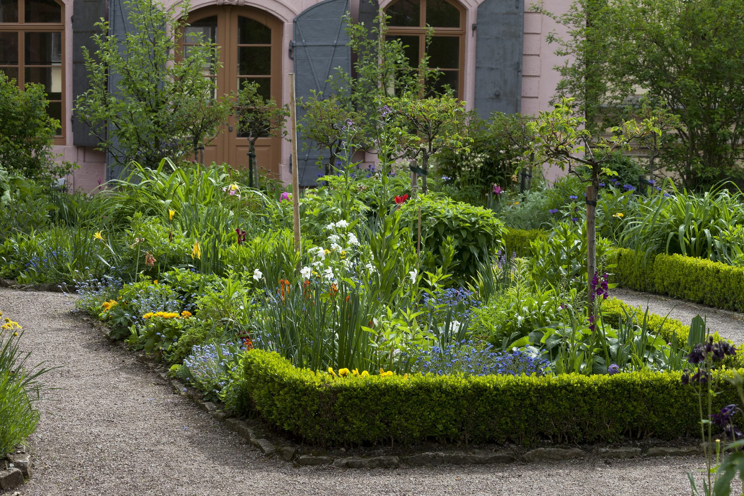 Ausstellung "Flowerpower Biedermeier"